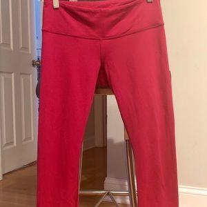 Red Hot Lululemon Cropped Leggings💃🏻